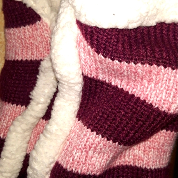 Brand new, Non Skid, comfortable & warm soxs Bundle items to $ave on $HIPPING😉 - Picture 4 of 10